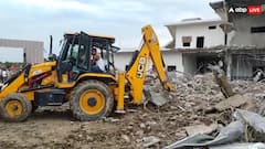 बलरामपुर में जलालुद्दीन उर्फ छांगुर का आलीशान इमारत ढहा, लगे 8-10 बुलडोजर, कल भी जारी रहेगा एक्शन