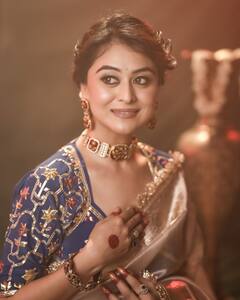 गोल्डन साड़ी में फलक नाज का दिखा देसी अंदाज, फैंस बोले - मधुबाला 2.0