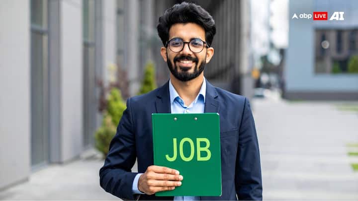 To participate in this recruitment, it is mandatory for the candidate to pass intermediate/12th from a recognized board. Along with this, the candidate should have good knowledge of computer operation and typing.