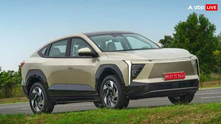 टेस्टिंग के दौरान सड़कों पर दिखी इलेक्ट्रिक Mahindra XUV700, जल्द हो सकती है लॉन्च, जानें कैसे होंगे फीचर्स? Mahindra XEV 7e spotted During testing ahead of launch know features price and all details टेस्टिंग के दौरान सड़कों पर दिखी इलेक्ट्रिक Mahindra XUV700, जल्द हो सकती है लॉन्च, जानें कैसे होंगे फीचर्स?