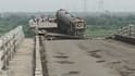 Gujarat Bridge Collapses Live: વડોદરામાં ગંભીરા બ્રિજ દુર્ઘટનામાં આઠ લોકોના મોત, સાત વાહનો નદીમાં પડ્યા