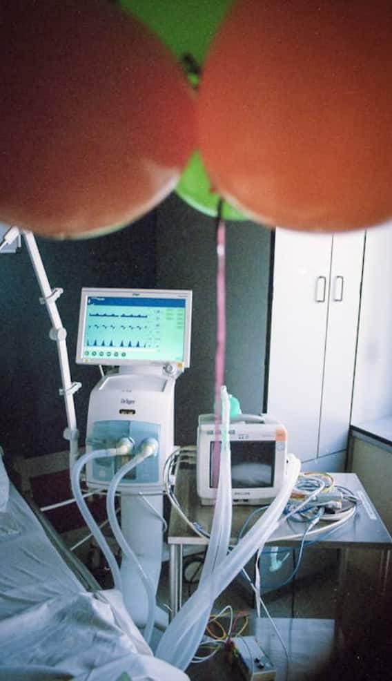 एका व्हेंटिलेटर मशीनची किंमत किती?