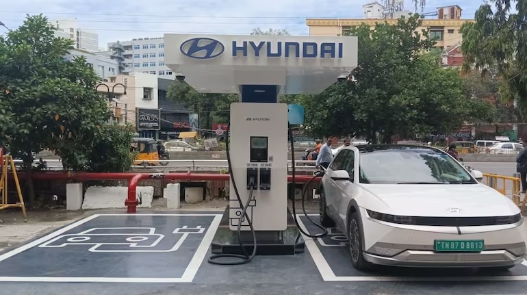EV Charging Bill: மின்சார வாகனங்களுக்கு வந்த சோதனை! எகிறிய சார்ஜிங் ஸ்டேஷன் கட்டணம் - புது பில் எவ்ளோ?
