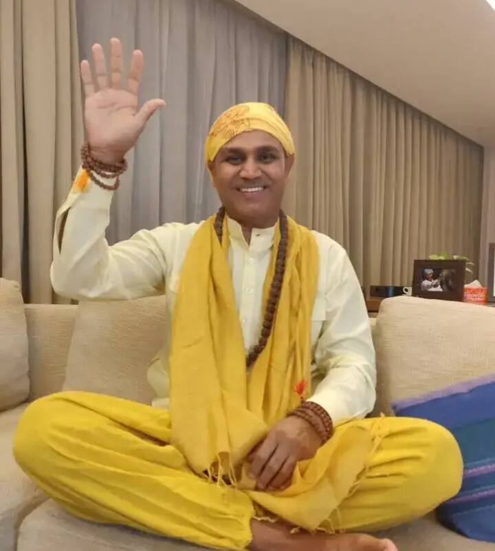 वीरेंद्र सहवाग सोशल मीडिया के लिए शूट भी अपने घर पर करते हैं, कई विज्ञापनों के लिए भी शूटिंग उनके घर पर ही होती है. यहां तक कि कई बार वह लाइव ब्रॉडकास्ट में भी अपने घर से बात करते हैं.