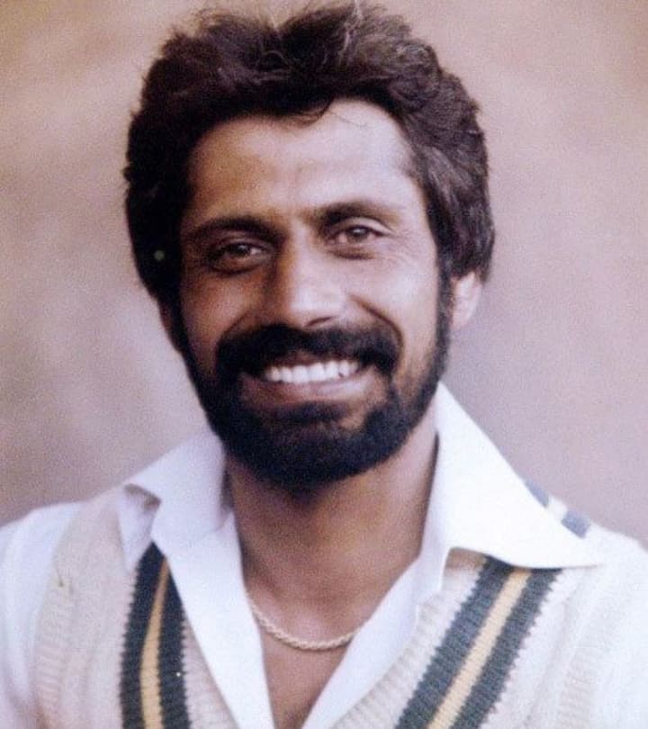 Wasim Raja: Pakistan's left -handed batsman Wasim Raja played 57 Tests and 54 international ODI matches. He died in 2006, when he suffered a heart attack while playing with Surrey Cricket Club in England County. His brother is former cricketer Rameez Raja, who is currently seen commenting and was also the chairman of PCB from 2021-22.