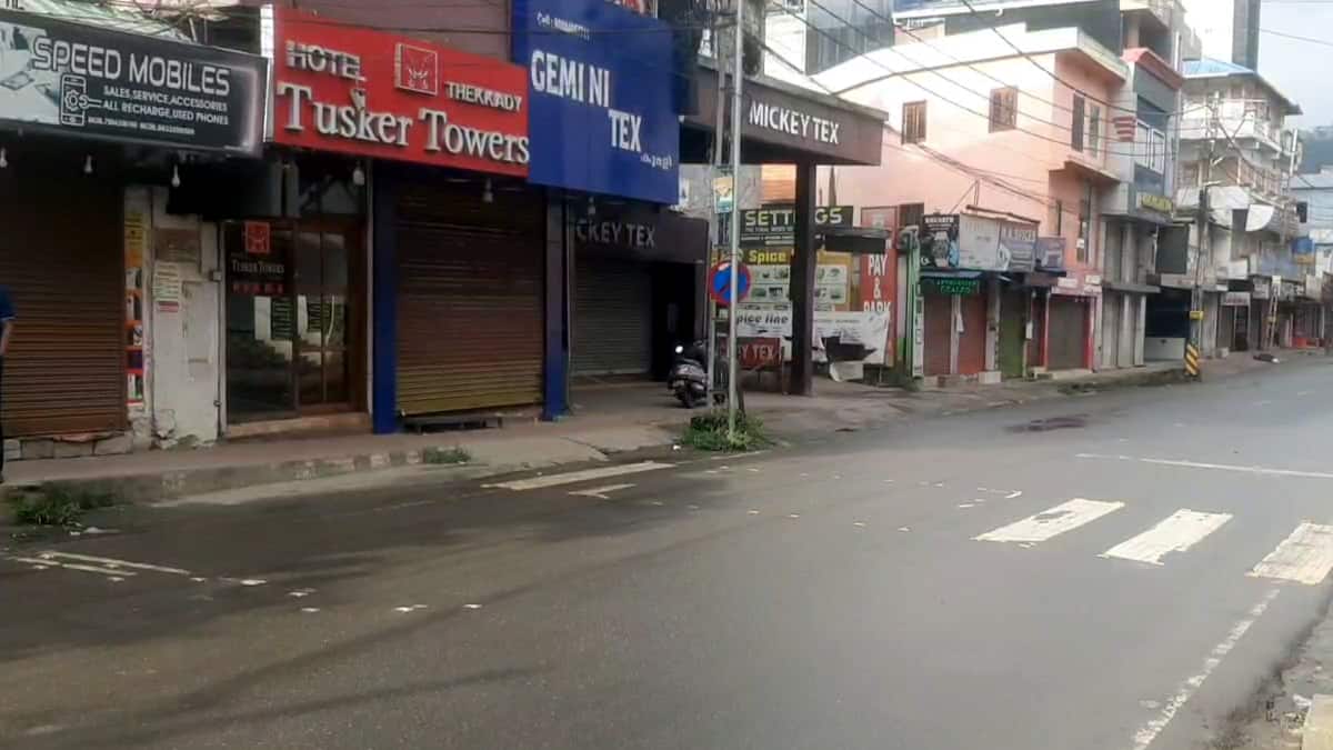 கேரளாவில் பேருந்து சங்கங்களின் வேலை நிறுத்தம்: பொதுமக்கள் அவதி! முக்கிய கோரிக்கைகள் என்ன?