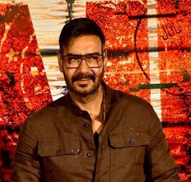 After Akshay's refusal, the film got to Ajay Devgan and this film became the turning point of his career. The film was no less than a boon for Ajay Devgan.