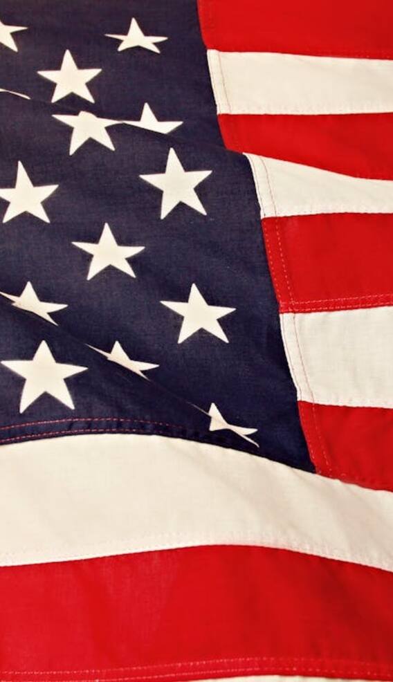 अमेरिका को किसने बनाया था गुलाम?