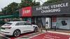 EV Charging Bill: மின்சார வாகனங்களுக்கு வந்த சோதனை! எகிறிய சார்ஜிங் ஸ்டேஷன் கட்டணம் - புது பில் எவ்ளோ?