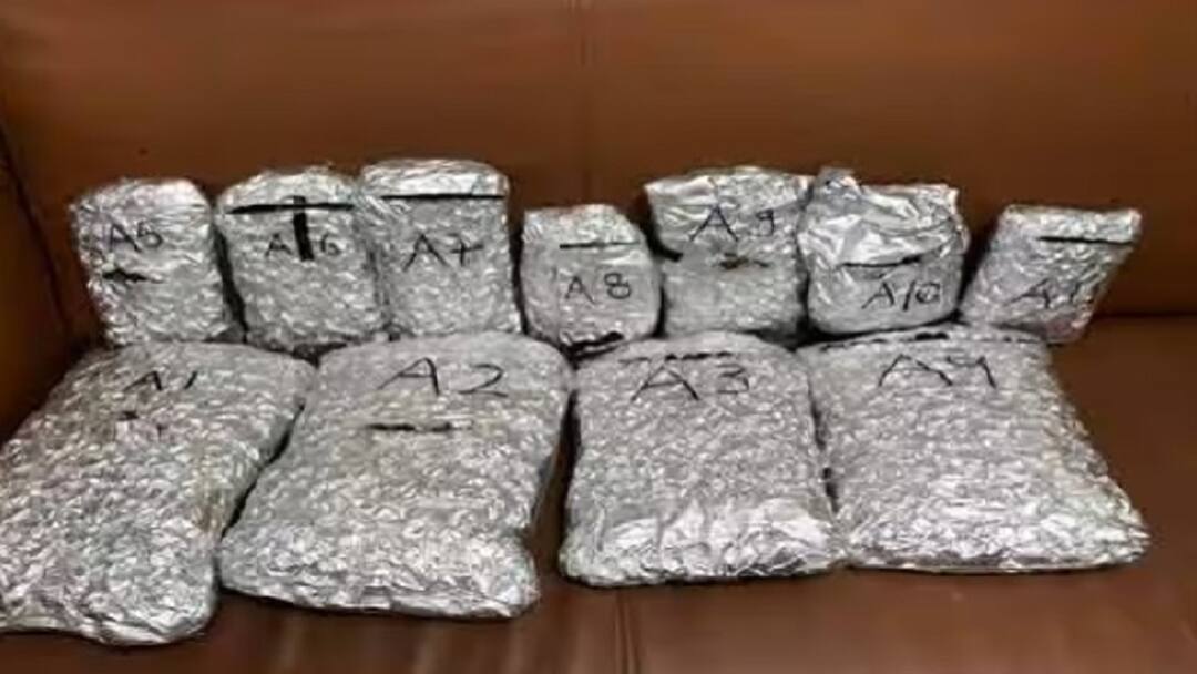 ரூ.12 கோடி மதிப்பு உயர்ரக கஞ்சா... திருச்சிக்கு விமானத்தில் கடத்தி வந்த நபர் சிக்கினார் 