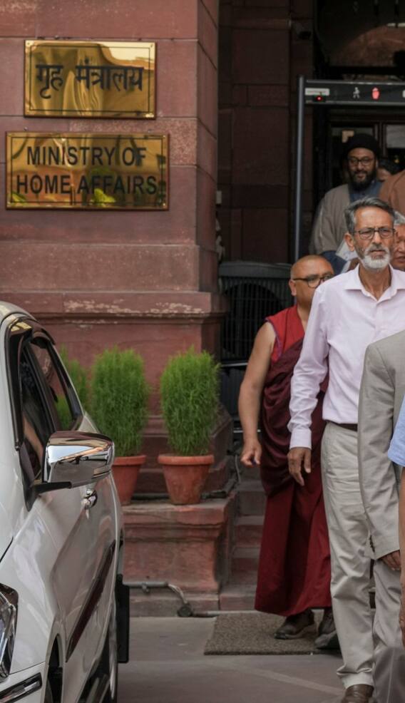 होम सेक्रेटरी के पास क्या पावर होती है?