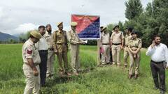 पाकिस्तान स्थित कश्मीरी आतंकवादी हैंडलर-टॉप कमांडर पर पुलिस का बड़ा एक्शन, जब्त की गई जमीन