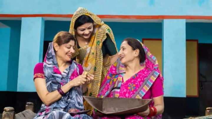 आपके खाते में अगली किस्त के पैसे आएंगे या नहीं यह पता करने के लिए आप अपना नाम एक्टिव लाभार्थियों की सूची में चेक कर सकती हैं. इसके लिए आपको कहीं जाने की जरूरत नहीं होगी. आप घर बैठे ऑनलाइन पता लगा सकती हैं.