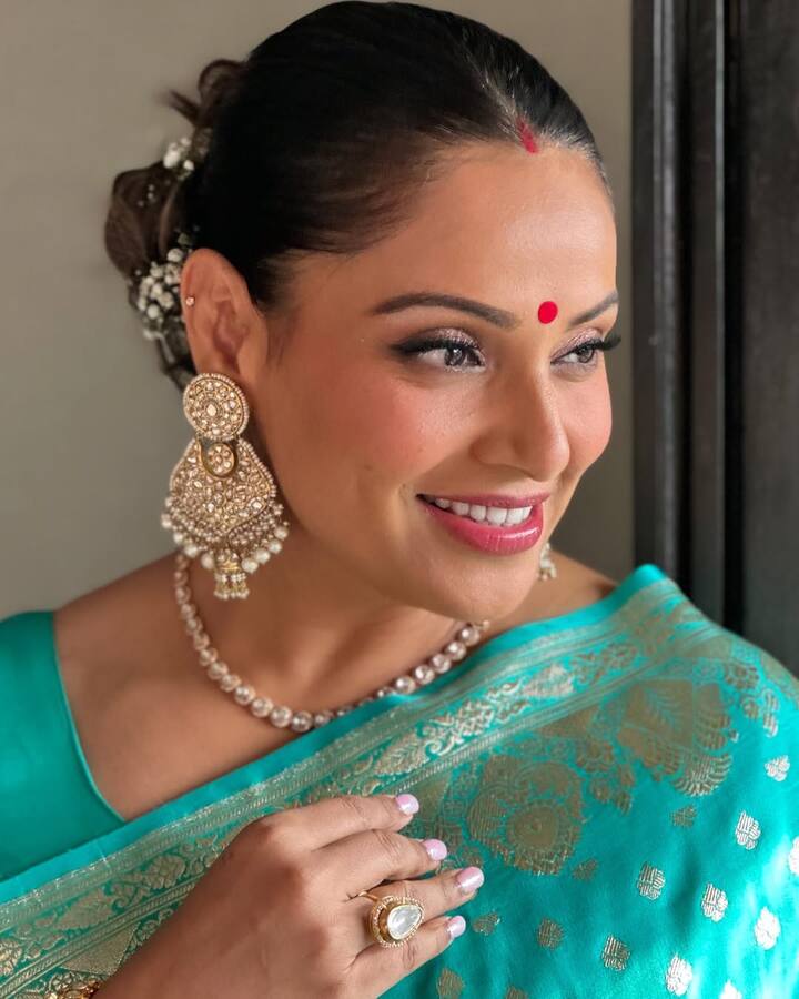 उसके बाद एक्ट्रेस को राज, गुनाह, जिस्म, फुटपाथ, ऐतबार, मदहोशी जैसी फिल्मों में देखा गया. लोग उनके ग्लैमरस अंदाज पर फिदा हो गए थे.