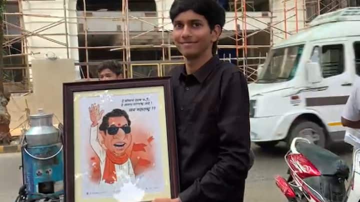 आगामी स्थानिक स्वराज्य संस्थांच्या निवडणुकांसाठी शिवसेना-मनसे एकत्र येणार का, अशी चर्चा राजकीय वर्तुळात सुरू आहे. मात्र, दोन ठाकरे बंधूंच्या भेटीने कार्यकर्त्यांमध्ये आनंदाचे व उत्साहाचे वातावरण आहे.