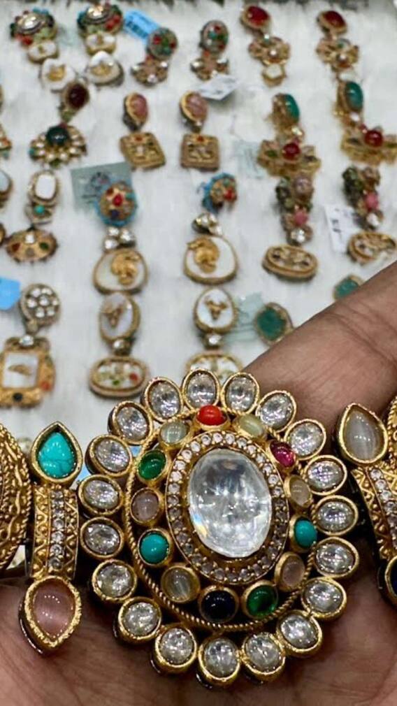 गुजरात की इन जगहों पर मिलती है शानदार गोल्ड और सिल्वर ज्वेलरी – डिजाइन में भी ट्रेडिशनल और ट्रेंडी