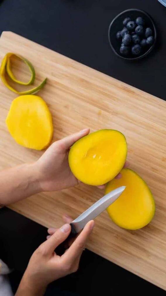 দেদার আম খাচ্ছেন? জানেন কি বিপদ ডেকে আনছেন?