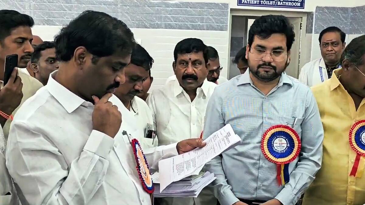 பெரியகுளம் அரசு மருத்துவமனையில் அதிர்ச்சி! புதிய CT ஸ்கேன் மோசடி? வேல்முருகன் அதிரடி விசாரணை!