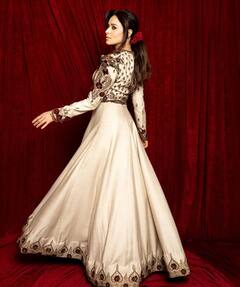 Nushrratt Bharuccha Photo: વ્હાઈટ અનારકલી લુકમાં નુસરત ભરૂચાનો શાહી અંદાજ