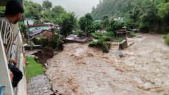 धराली में कुदरत का कहर: 34 सेकंड में तबाही, बादल फटने से 4 मौतें, 50 से ज्यादा लापता