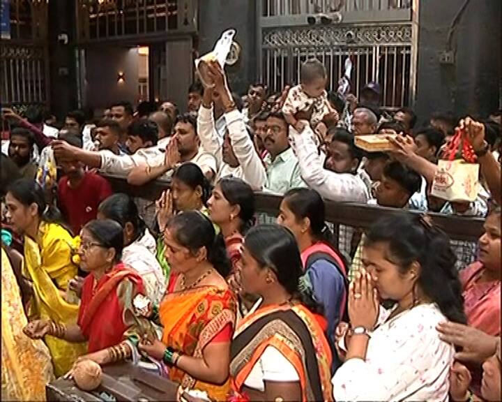 स्वामी समर्थ महाराजांचं दर्शन घेण्यासाठी राज्यभरातून लाखोंच्या संख्येने भाविक अक्कलकोट येथे दाखल झाले आहे.