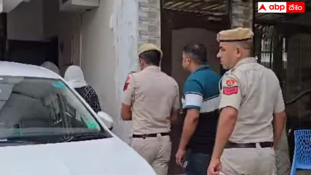 state level tennis player Radhika Yadav shot dead by father at Gurugram home రాష్ట్ర స్థాయి టెన్నిస్ క్రీడాకారిణిని తండ్రే కాల్చి చంపాడు: కారణం ఏంటి? షాకింగ్ నిజాలు!