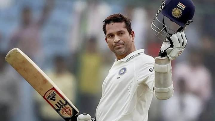 टेस्ट क्रिकेट में सबसे ज्यादा शतक लगाने का रिकॉर्ड सचिन तेंदुलकर के नाम है. तेंदुलकर ने अपने ऐतिहासिक करियर में 51 टेस्ट शतक लगाए थे. जैक्स कैलिस के नाम 45 टेस्ट सेंचुरी हैं. वहीं तीसरे नंबर पर रिकी पोंटिंग हैं, जिन्होंने 41 सेंचुरी लगाई थीं.