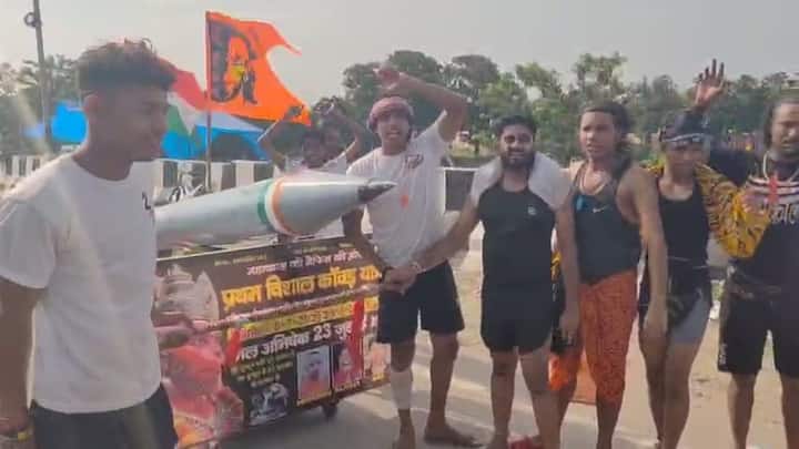 कांवड़ यात्रा में भक्ति के साथ देशभक्ति का रंग, ऑपरेशन सिंदूर वाली कांवड़  बनी आकर्षण का केंद्र | Kanwar Yatra Operation Sindoor wali Kanwar became  the center of attraction See ...