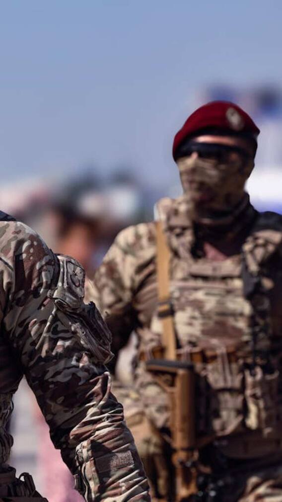 गरुड़ कमांडो किस फोर्स से आते हैं?