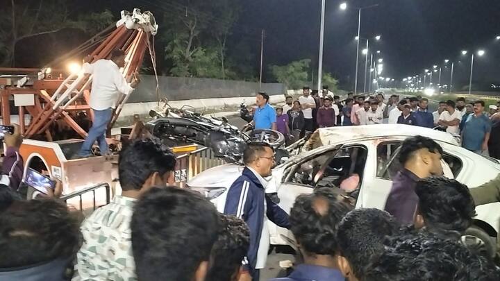 अमित लक्ष्मण लगड राहणार गोपाळवाडी तालुका दौंड आणि विशाल रामचंद्र कोकरे वय 34 वर्षे राहणार धुमाळवाडी पणदरे तालुका बारामती अशी मृतांची नावे आहेत.