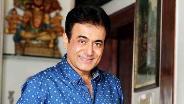 भगवान श्रीकृष्ण का ही किरदार नीतीश भारद्वाज एक थिएटर नाटक ‘चक्रव्यूह’ में पिछले दस साल से निभा रहे हैं. उन्होंने ऋतिक रोशन की फिल्म मोहनजोदड़ो में भी काम किया है. दिग्गज कलाकार अक्सर फैंस को अपने लाइफ से जुड़े अपडेट सोशल मीडिया पर शेयर करते हैं.