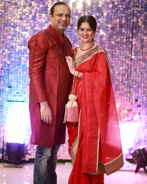 Silk Tipnis and Sanjeev Seth looked very cute together. Both met in 'Karma Apna Apna'. After friendship and love, soon they decided to pursue this relationship and got married. After marriage, both of them spent their 11 years together. But in 2004, the couple separated their paths. The actress had told in an interview that she got married at the age of 20. After this, the Edge Gap erected a wall between the two.