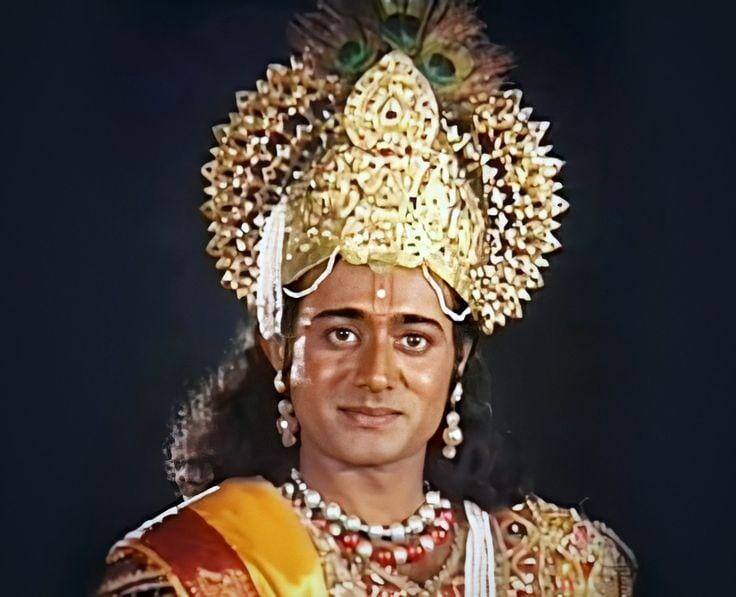 Nitish Bhardwaj was seen in the role of Shri Krishna in the 1988 Mahabharata. He did not act in this role but has lived this character.