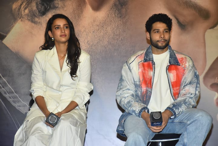 Talk about the release of the film, it will come to theaters on August 1. Fans are also quite excited to see the romance of satisfaction and theory in the film.