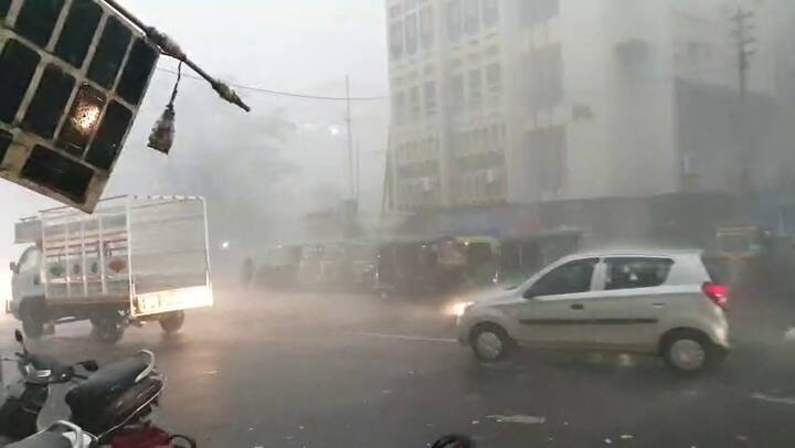 Gujarat Weather Alert: આવતીકાલે, એટલે કે 12મી જુલાઈના રોજ, નવસારી, વલસાડ, દમણ અને દાદરા નગરહવેલીમાં છૂટાછવાયા સ્થળોએ ભારે વરસાદની આગાહી કરવામાં આવી છે.