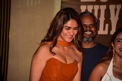 Mrunal Thakur: 'సన్నాఫ్ సర్దార్ 2' ట్రైలర్‌ లాంచ్‌లో మృణాల్ ఠాకూర్... మరీ అంత అందంగా ఉంటే చూడకుండా ఉండగలమా?