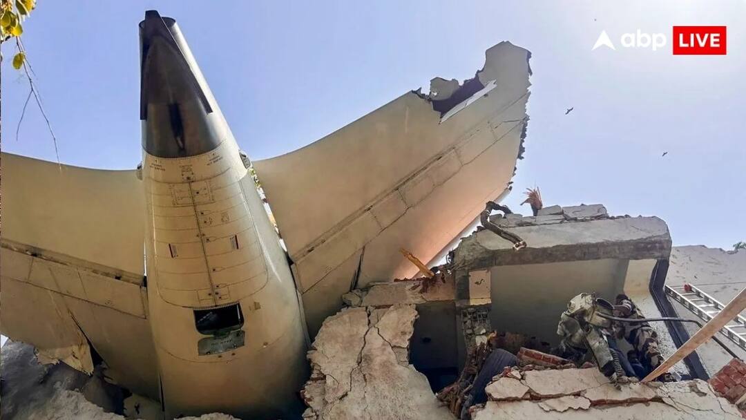 'कैप्टन ने बंद किया विमान के इंजन का फ्यूल', एयर इंडिया क्रैश पर अमेरिकी रिपोर्ट में दावा, भारत बोला- ये फाइनल नहीं Air India plane crash Ahmedabad cockpit recording of last conversation between two pilots 'कैप्टन ने बंद किया विमान के इंजन का फ्यूल', एयर इंडिया क्रैश पर अमेरिकी रिपोर्ट में दावा, भारत बोला- ये फाइनल नहीं
