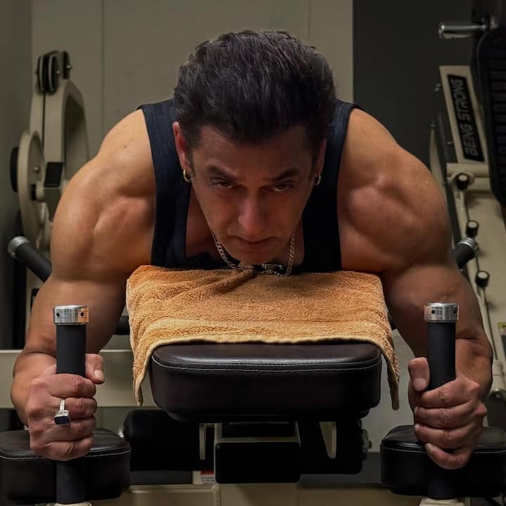 उनका स्टाइल और अंदाज ही ऐसा है कि वो लोगों का ध्यान अपनी तरफ खींच ही लेते हैं.