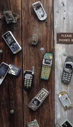 বিশ্বের প্রথম ক্যামেরাসহ মোবাইল ফোন ছিল এটিই, আপনিও কিনেছিলেন ?