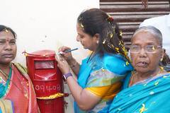 BRS MLC Kavitha: పోస్టుకార్డుల ఉద్యమం మొదలుపెట్టిన ఎమ్మెల్సీ కవిత, సీఎం రేవంత్ రెడ్డిపై సెటైర్లు