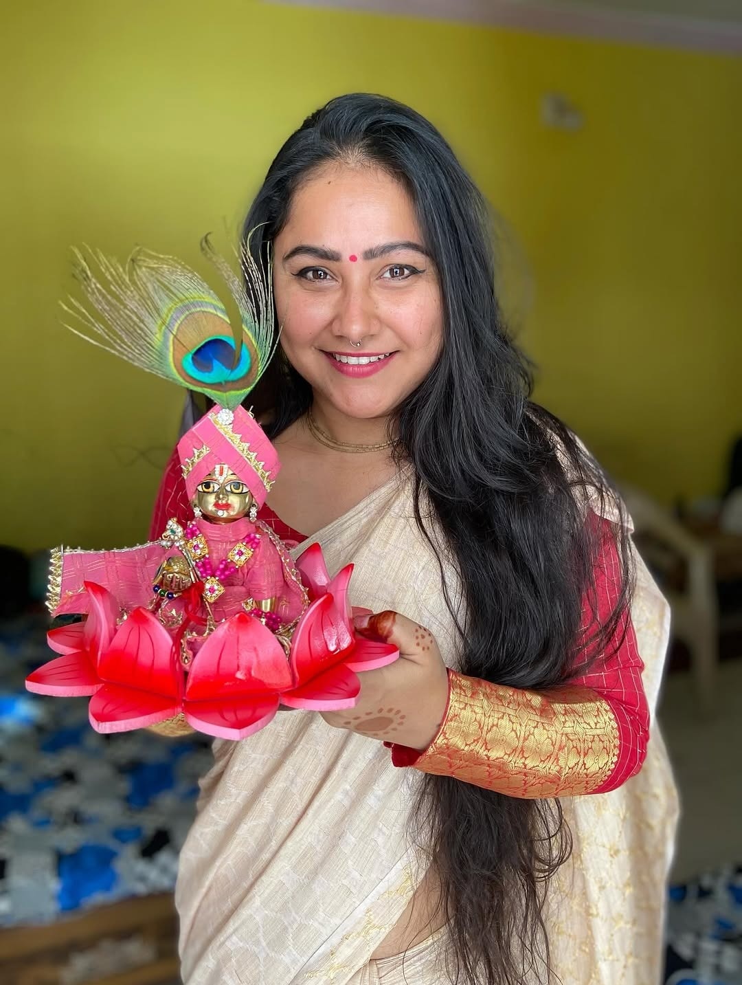 अश्लील' वीडियो ने बर्बाद किया करियर तो साध्वी बनीं पवन सिंह की हसीना, अब गुपचुप रचाई शादी!