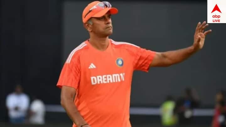 তবে রুট শুধু ব্যাট হাতে শতরান হাঁকানোই নয়। কিংবদন্তি রাহুল দ্রাবিড়কে টেক্কা দিলেন প্রাক্তন ইংল্যান্ড অধিনায়ক।