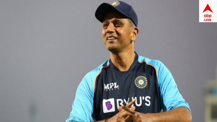 রাহুল দ্রাবিড় তাঁর টেস্ট কেরিয়ারে ২১০টি ক্যাচ লুফেছেন। কিন্তু এবার টেস্টে রুট টপকে গেলেন দ্রাবিড়কে।