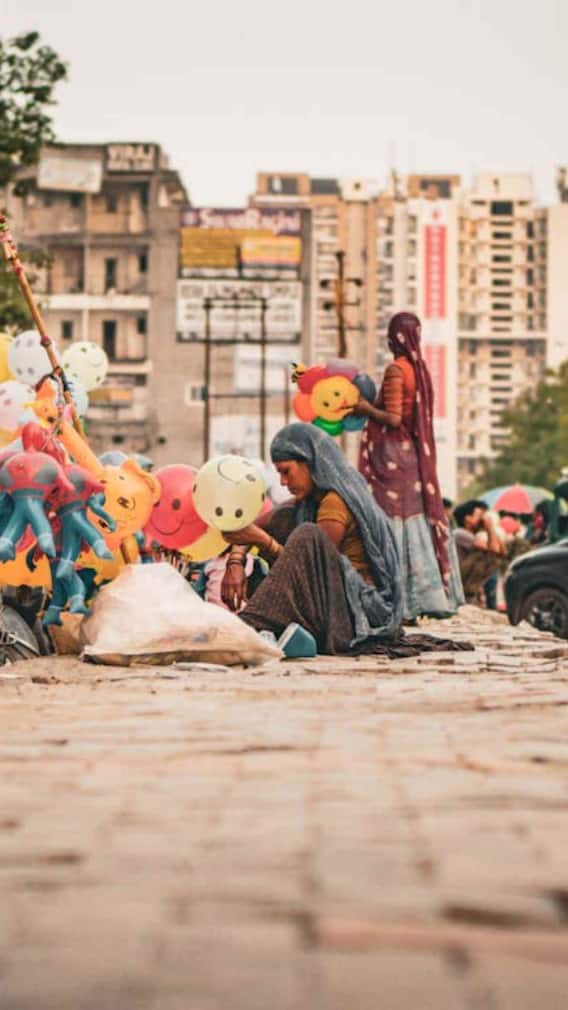 नोएडा में सबसे सस्ते कपड़े कहां मिलते हैं?