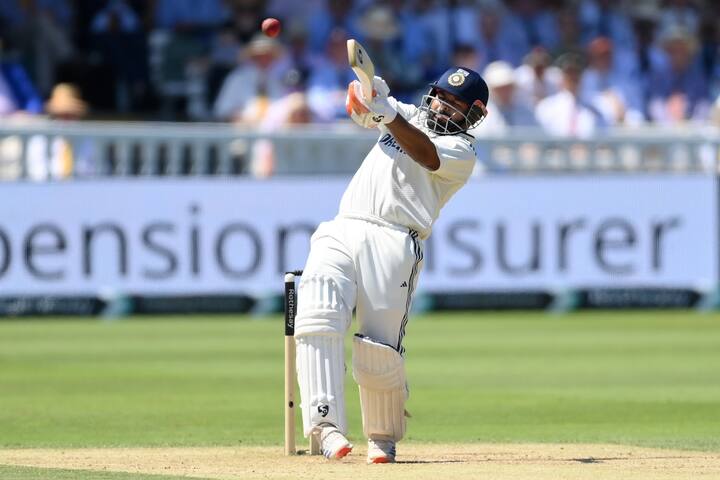 इंग्लंडविरुद्धच्या तिसऱ्या टेस्ट सामन्यात विकेटकीपिंग करताना ऋषभ पंत जखमी झाला होता. त्याच्या जागी ध्रुव जुरेलने कीपिंगची जबाबदारी घेतली.