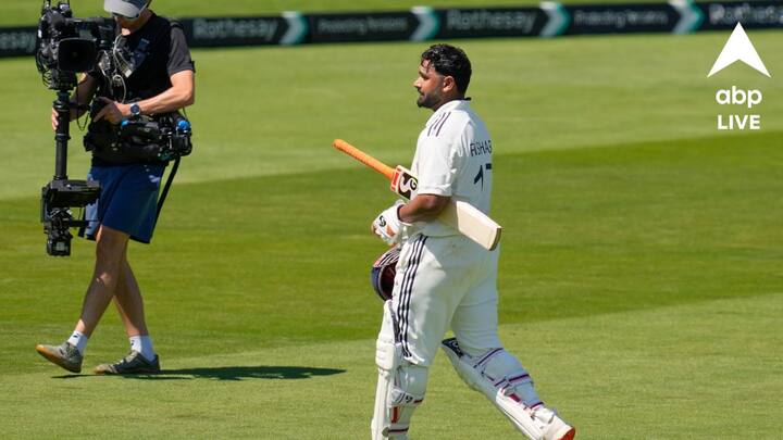 শনিবারের ইনিংসে জোড়া ছক্কা মেরেছেন পন্থ। সেই সঙ্গে তিনি একটি অভিনব রেকর্ড গড়েছেন।