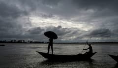 Weather Updates: কাল থেকেই শুরু দুর্যোগ? কোন কোন জেলায় ভারী বৃষ্টির পূর্বাভাস? গোটা সপ্তাহজুড়ে সতর্কতা!