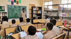 இனி கடைசி இருக்கையே கிடையாது; ப வடிவ இருக்கை முறையை அறிமுகம் செய்த பள்ளிக் கல்வித்துறை!