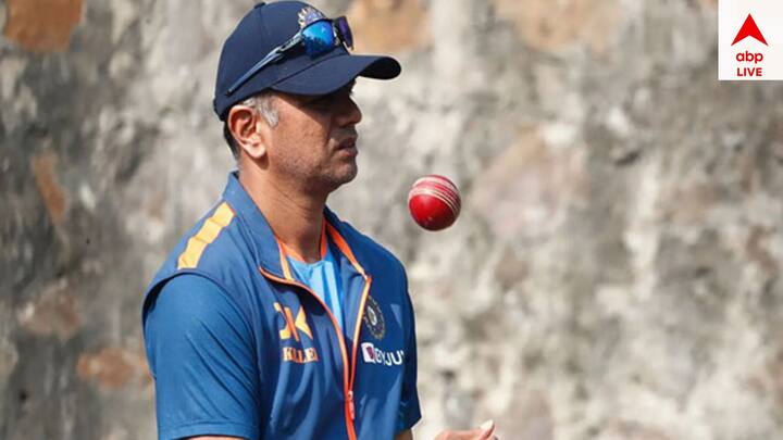 উইকেট কিপিং ছাড়া টেস্ট ক্রিকেটের ইতিহাসে সর্বাধিক ক্যাচ ধরার নিরিখে সবার ওপরে ছিলেন রাহুল দ্রাবিড়। এবার তাঁকেই টেক্কা দিলেন জো রুট। উঠে এলেন শীর্ষে।