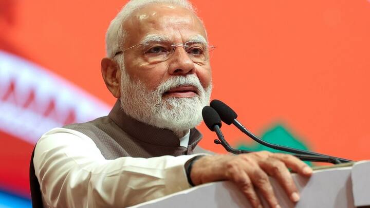 किसान योजना की सभी किस्तें पीएम मोदी जारी करते हैं. 18 जुलाई को प्रधानमंत्री नरेंद्र मोदी बिहार के मोतिहारी में एक सभा को संबोधित करने वाले हैं. अनुमान है कि इस दिन वह अगली किस्त भी जारी कर सकते हैं. हालांकि इस बारे में फिलहाल कोई आधिकारिक जानकारी सामने नहीं आई है.